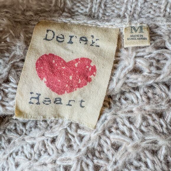 Derek Heart, Beige Relaxed Fit Cropped Short Sleeve Sweater-Women’s Size Medium - Picture 7 of 8